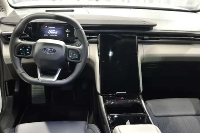 Ford Explorer (2024) thumbnail 13