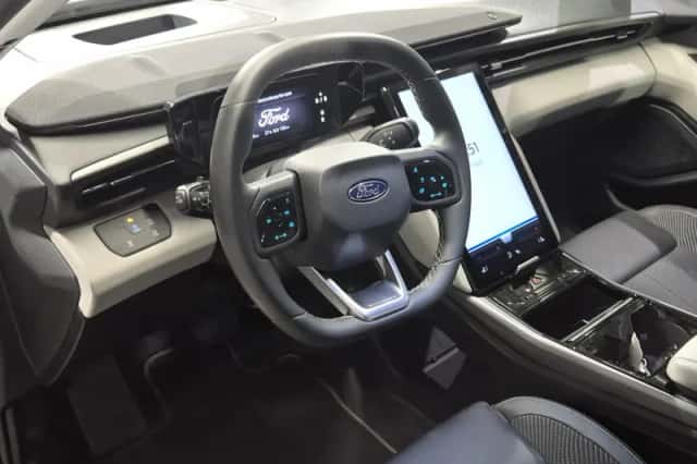 Ford Explorer (2024) thumbnail 17