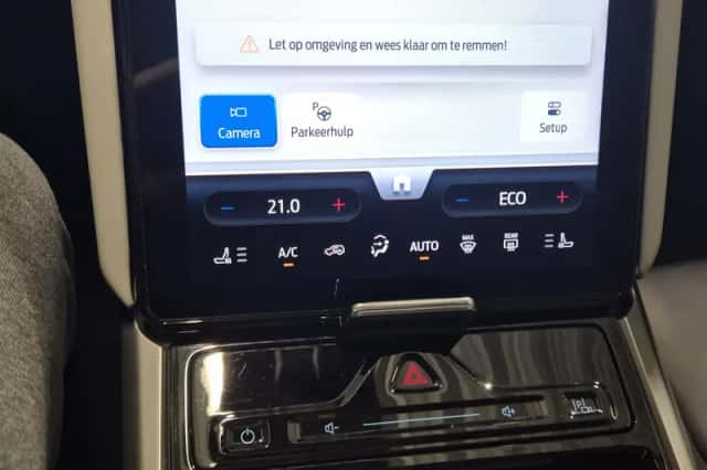 Ford Explorer (2024) thumbnail 4