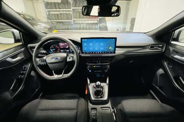 Ford Focus (2025) thumbnail 3