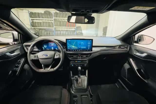 Ford Focus (2025) thumbnail 3