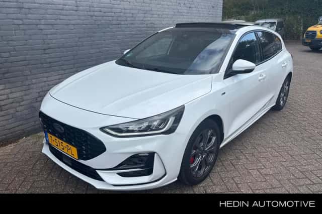 Ford Focus (2023) thumbnail 1