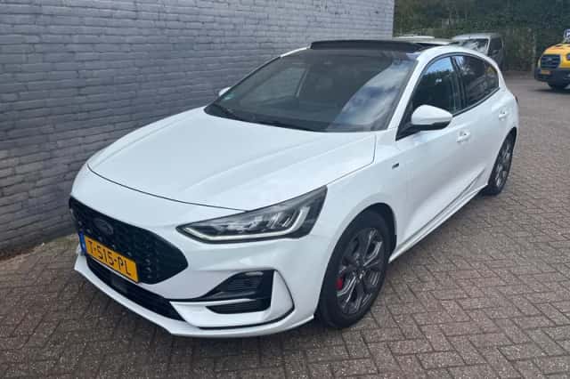 Ford Focus (2023) thumbnail 4