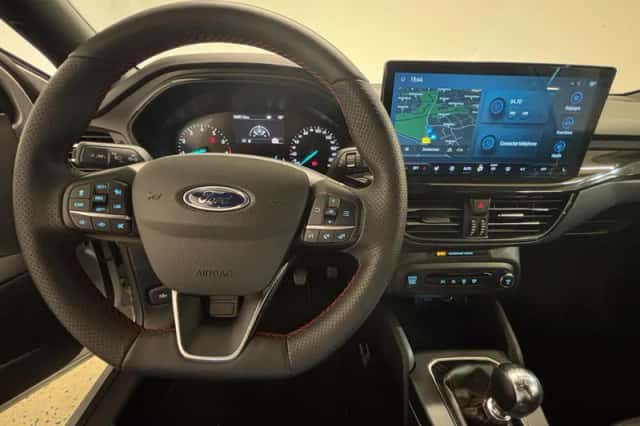 Ford Focus (2025) thumbnail 3