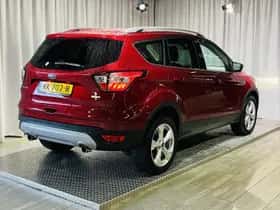 Ford Kuga (2017) thumbnail 2