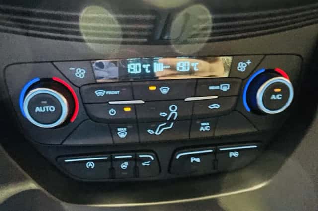 Ford Kuga (2017) thumbnail 13