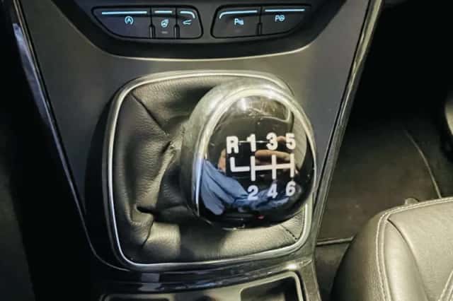 Ford Kuga (2017) thumbnail 14