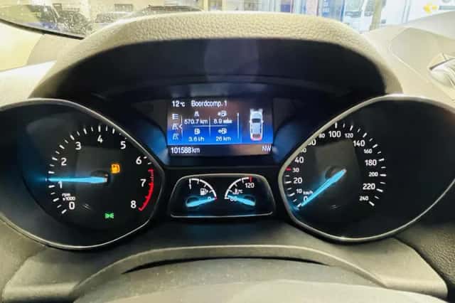 Ford Kuga (2017) thumbnail 15
