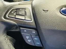 Ford Kuga (2017) thumbnail 16