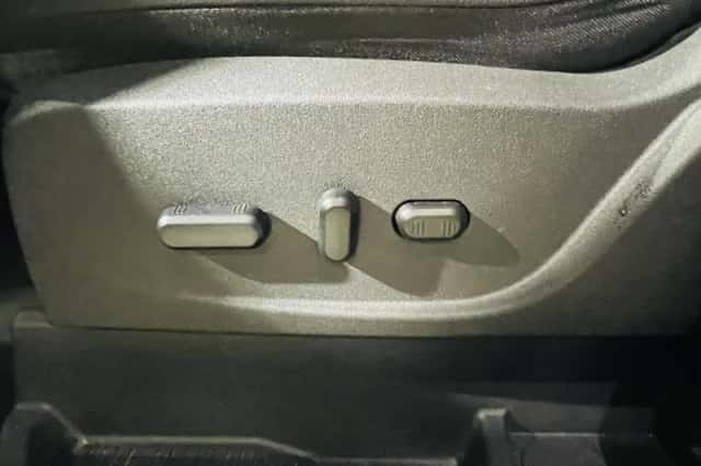 Ford Kuga (2017) thumbnail 19