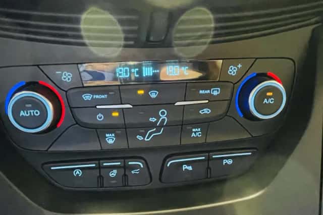 Ford Kuga (2017) thumbnail 28