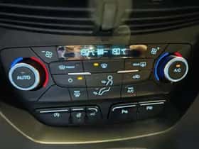 Ford Kuga (2017) thumbnail 32