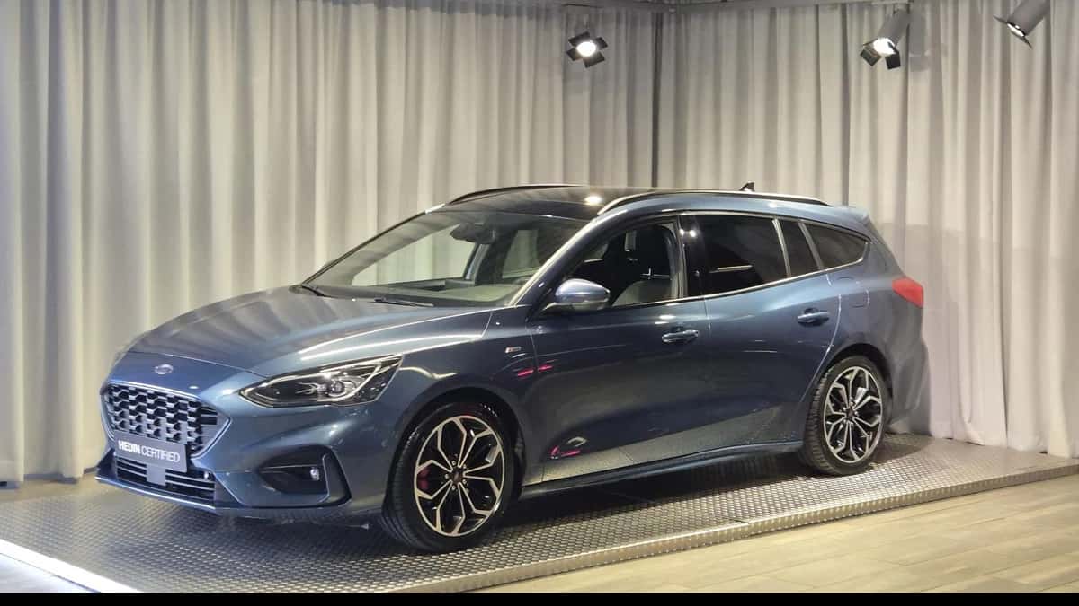 Ford Focus (2021) — foto 1