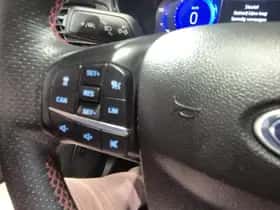 Ford Focus (2021) thumbnail 3
