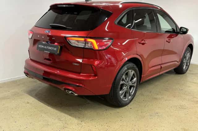 Ford Kuga (2023) thumbnail 2