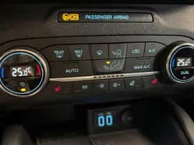 Ford Kuga (2023) thumbnail 11