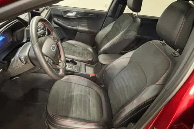Ford Kuga (2023) thumbnail 16