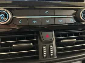 Ford Kuga (2023) thumbnail 23