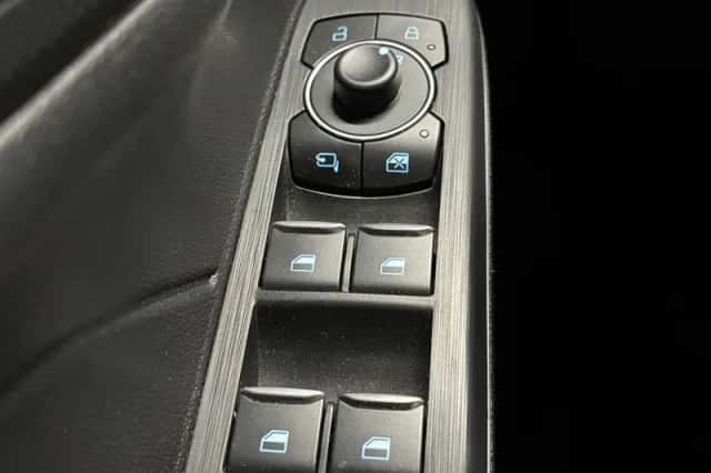Ford Kuga (2023) thumbnail 28