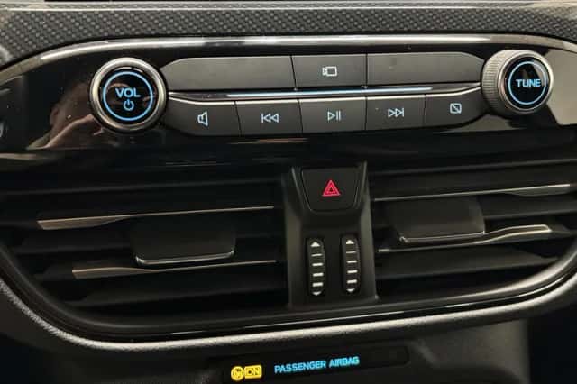 Ford Kuga (2023) thumbnail 29