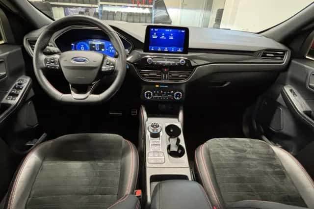 Ford Kuga (2023) thumbnail 31