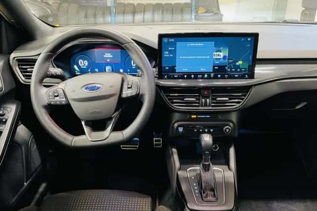 Ford Focus (2024) thumbnail 3