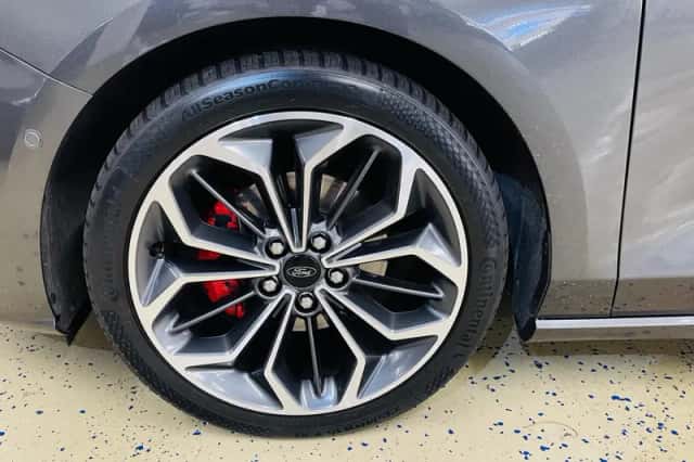 Ford Focus (2024) thumbnail 5