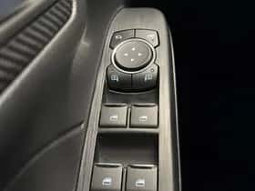 Ford Kuga (2025) thumbnail 4