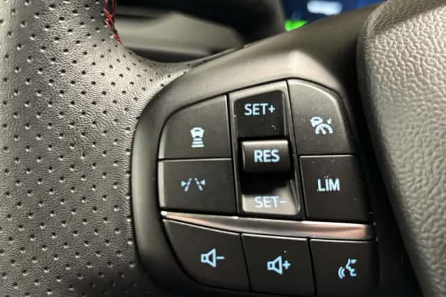 Ford Kuga (2025) thumbnail 9