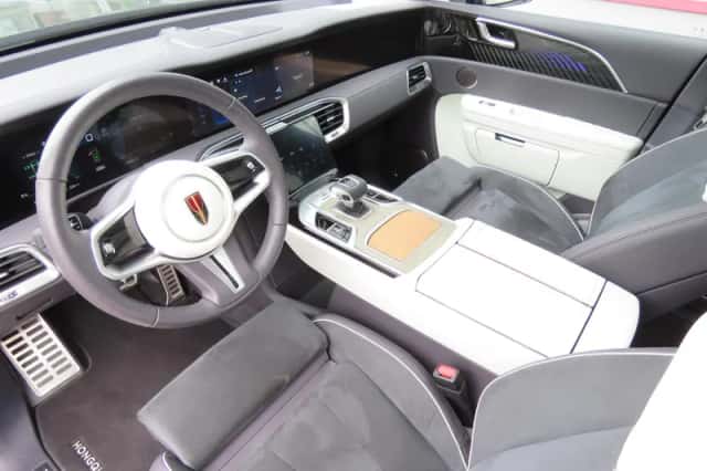 Hongqi E-HS9 (2024) thumbnail 4