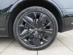 Hongqi E-HS9 (2023) thumbnail 4
