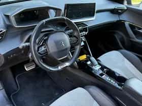 Peugeot e-2008 (2021) thumbnail 5