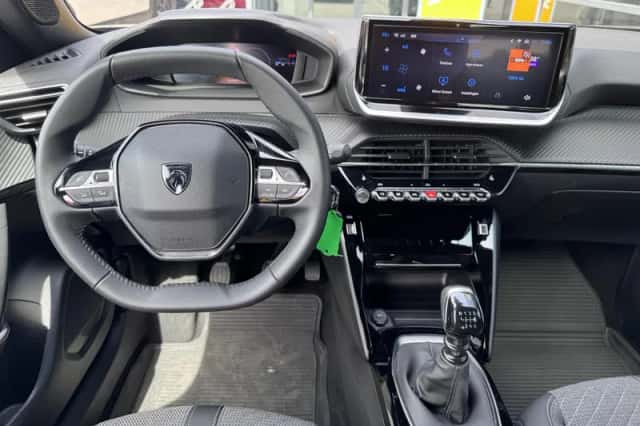 Peugeot 2008 (2025) thumbnail 3