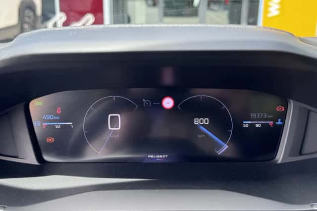 Peugeot 2008 (2025) thumbnail 5