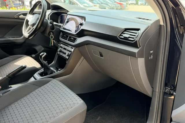 Volkswagen T-Cross (2019) thumbnail 3