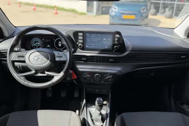 Hyundai i20 (2022) thumbnail 3