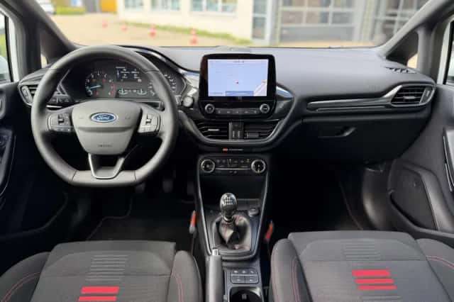 Ford Fiesta (2023) thumbnail 3