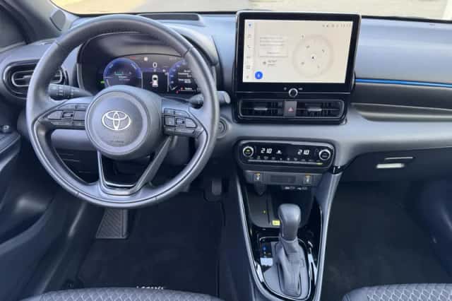 Toyota Yaris (2025) thumbnail 3