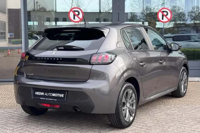 Peugeot 208 (2022) thumbnail 2