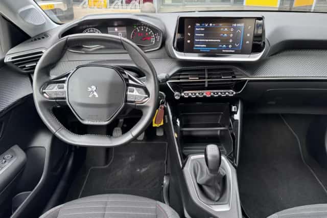 Peugeot 208 (2022) thumbnail 3