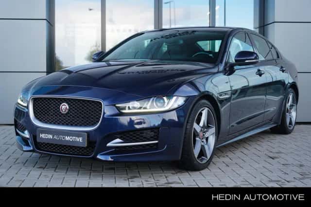 Jaguar XE (2019) thumbnail 1