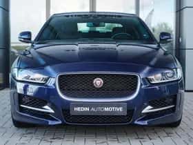 Jaguar XE (2019) thumbnail 2