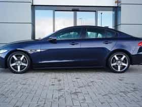 Jaguar XE (2019) thumbnail 3