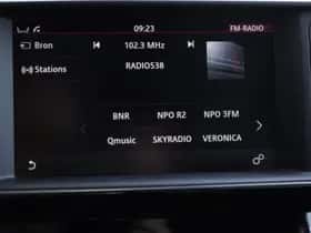 Jaguar XE (2019) thumbnail 21