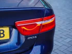 Jaguar XE (2019) thumbnail 9