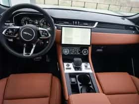 Jaguar F-Pace (2025) thumbnail 3