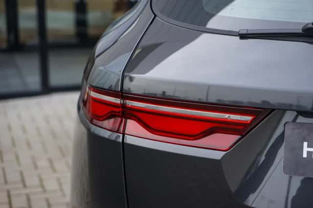 Jaguar F-Pace (2025) thumbnail 5