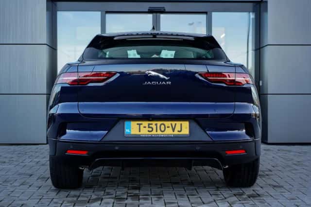 Jaguar I-Pace (2023) thumbnail 5