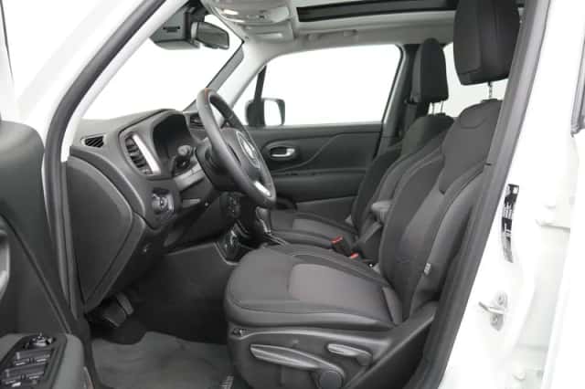Jeep Renegade (2024) thumbnail 16