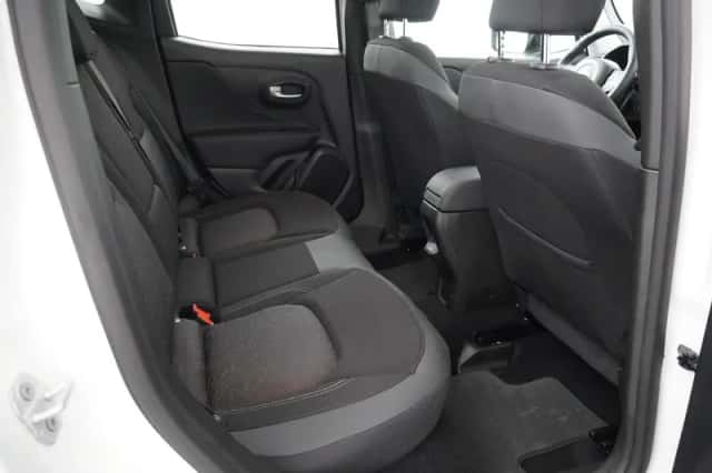 Jeep Renegade (2024) thumbnail 18